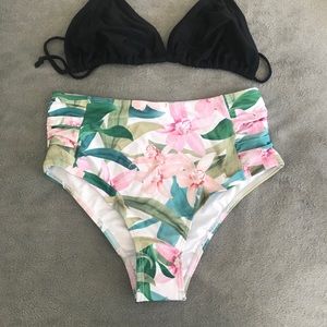 NWOT High-Rise pink flowers bikini bottoms